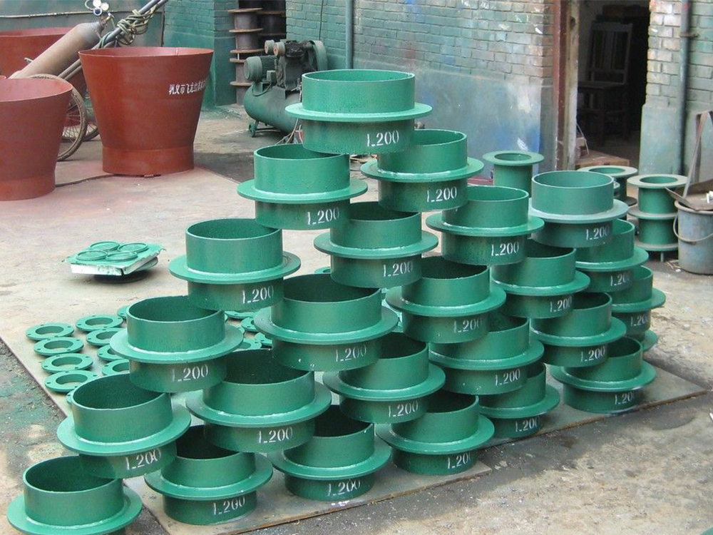 ������ˮ�׹ܕr,���h(hu��n)���׹ܵĺ�ȑ�(y��ng)����Ҏ(gu��)��Ҫ��