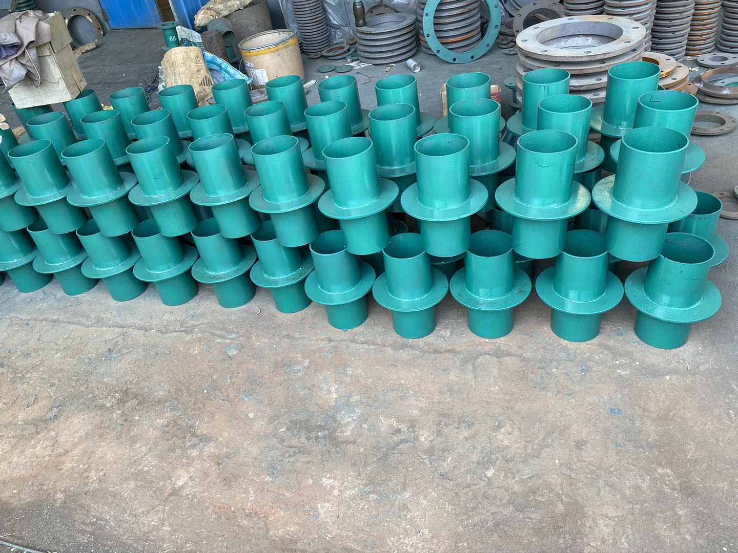 ������ˮ�׹ܕr,���h(hu��n)�׹ܵĺ�ȑ�(y��ng)����Ҏ(gu��)��Ҫ��